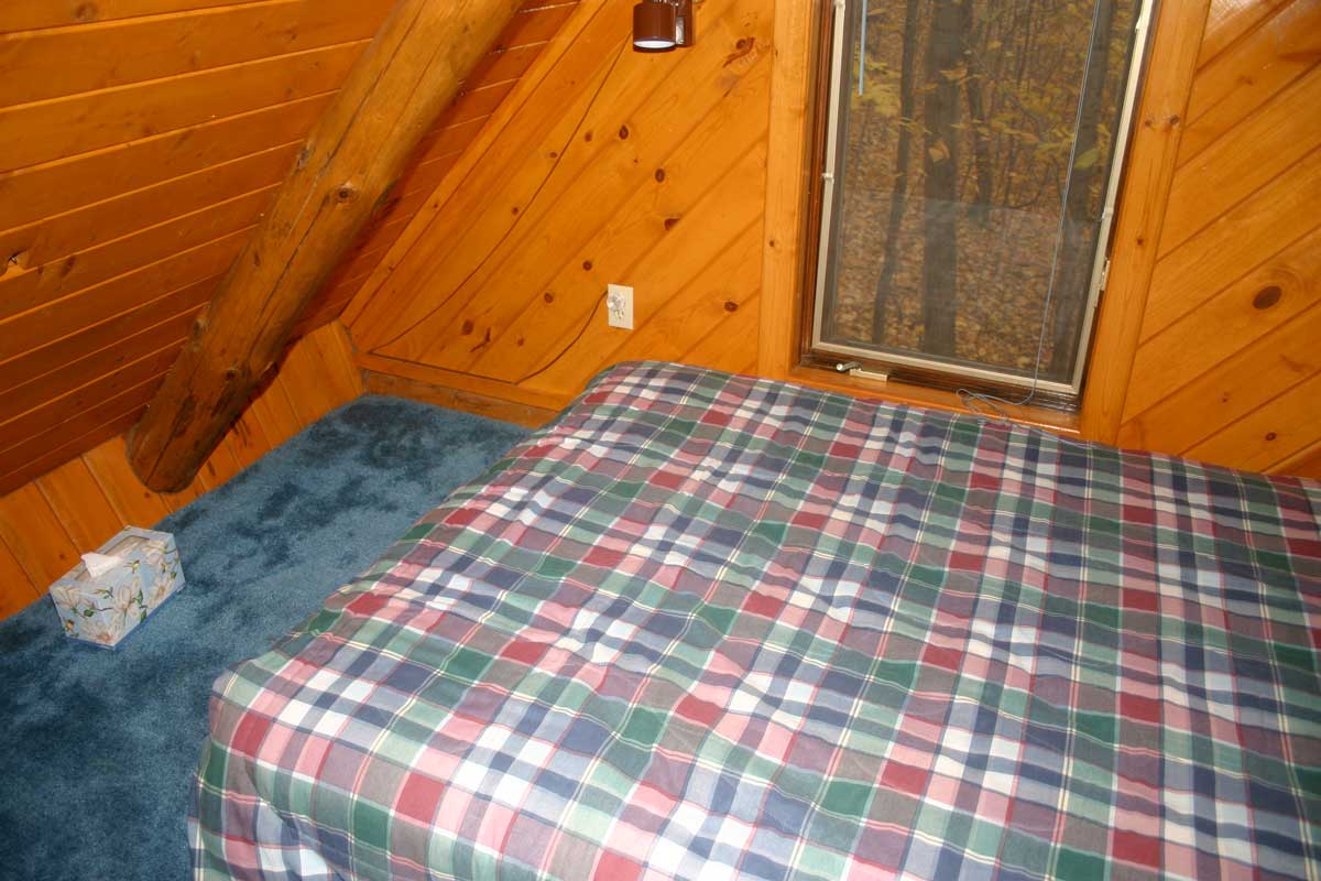prayer cabins Klawitter Prayer Cabin Queen Size Bed in the Loft